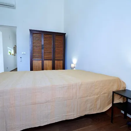 Maracu, Exclusive With Terrace Apartman *